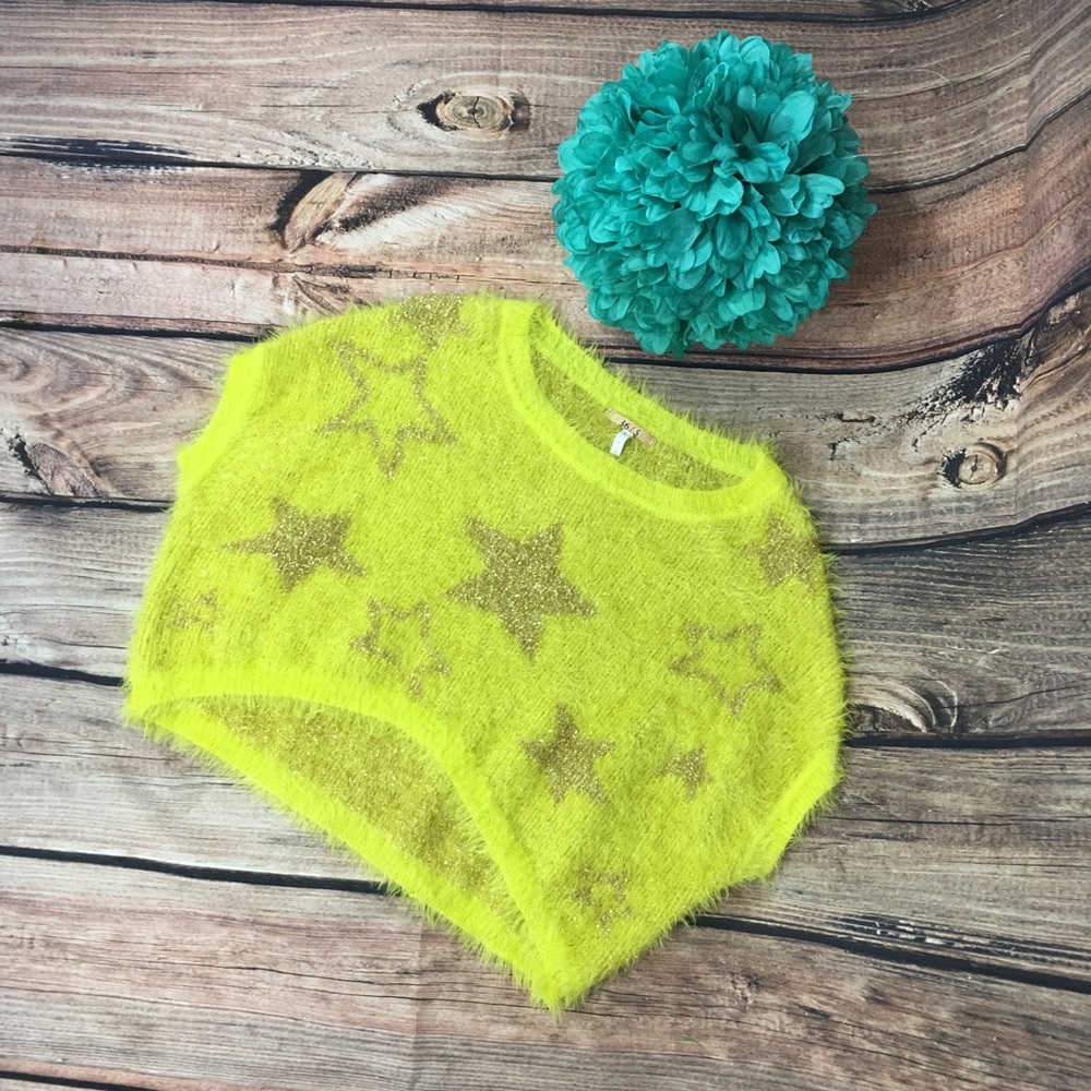 36 Point 5 Fuzzy Crop Top with stars ⭐️